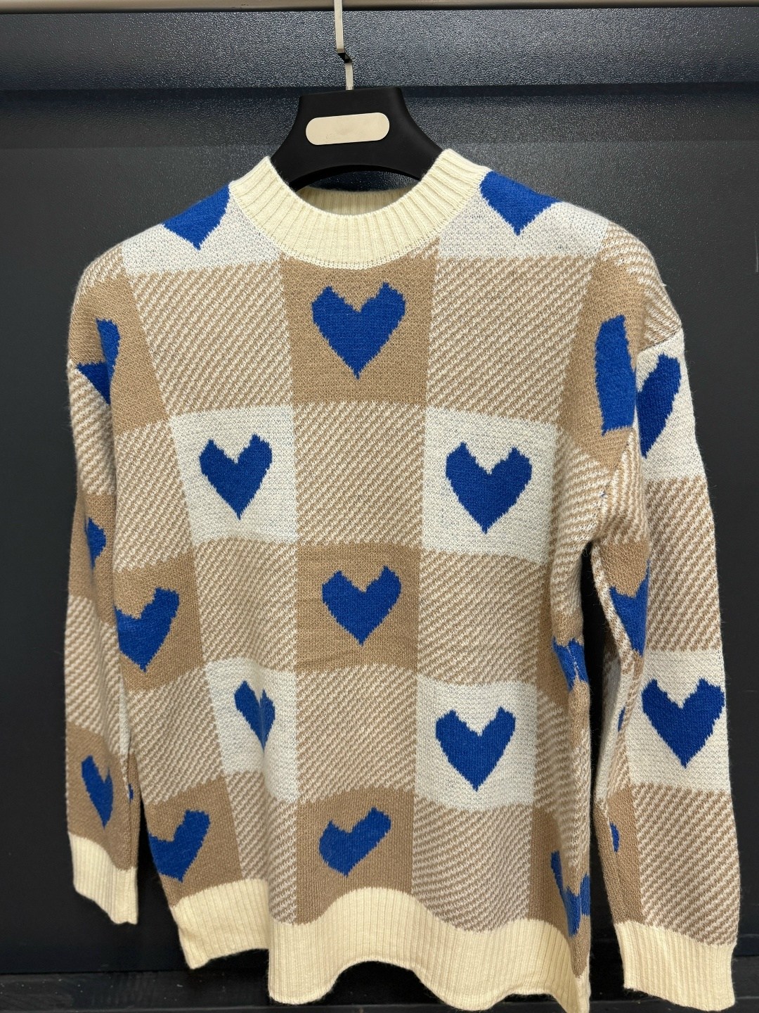 женский свитер,свитер модный,свитер,вязаные свитера,свитер с сердцем