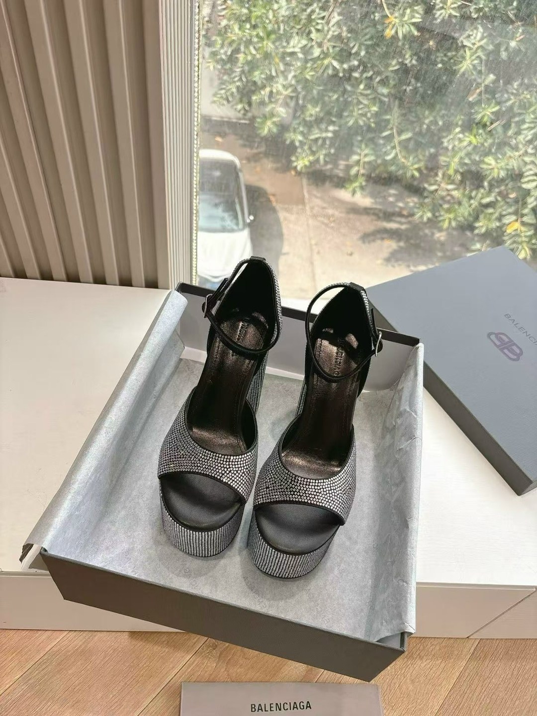 босоножки balenciaga,,туфли balenciaga,белые каблуки,каблук 15 см