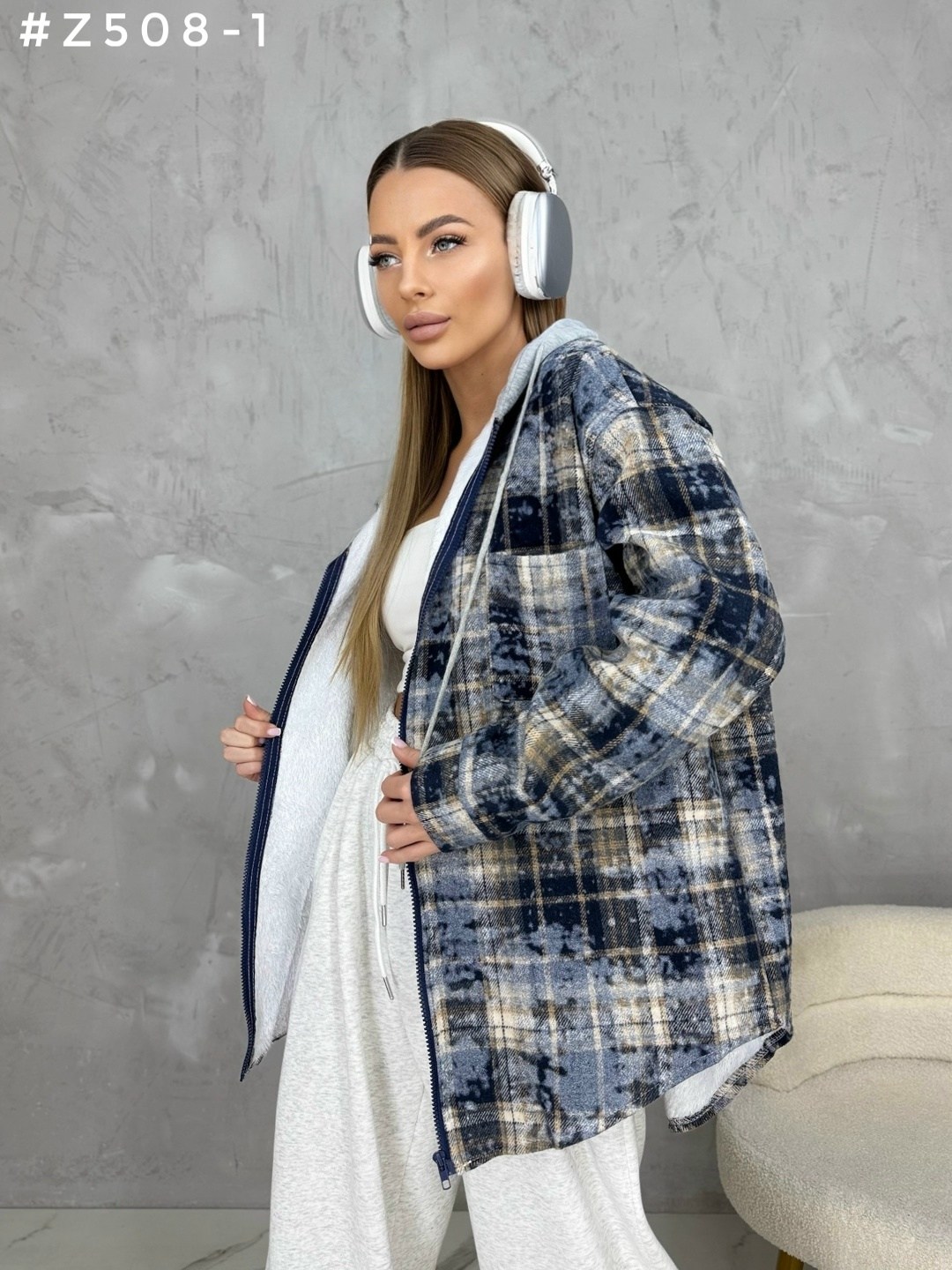 теплая рубашка оверсайз в клетку с капюшоном,рубашка женская теплая в клетку оверсайз,женская рубашка,рубашка оверсайз в клетку с капюшоном,рубашка женская в клетку с капюшоном