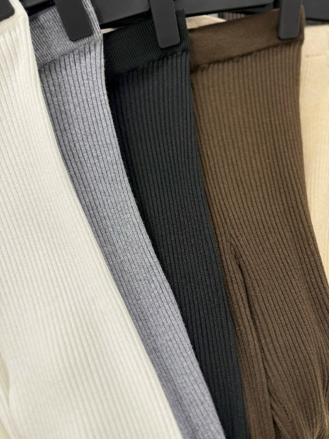 легинсы женские,легинсы трикотажные,вязаные леггинсы,трикотажные леггинсы,леггинсы в рубчик