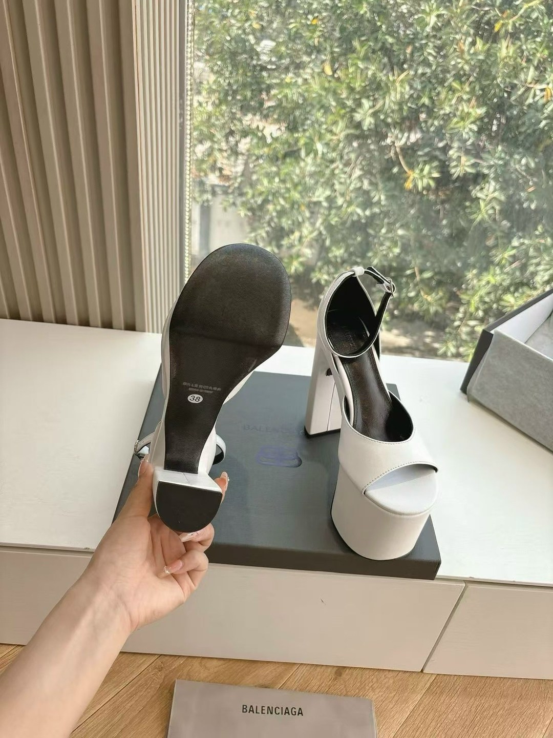 босоножки balenciaga,,туфли balenciaga,белые каблуки,каблук 15 см