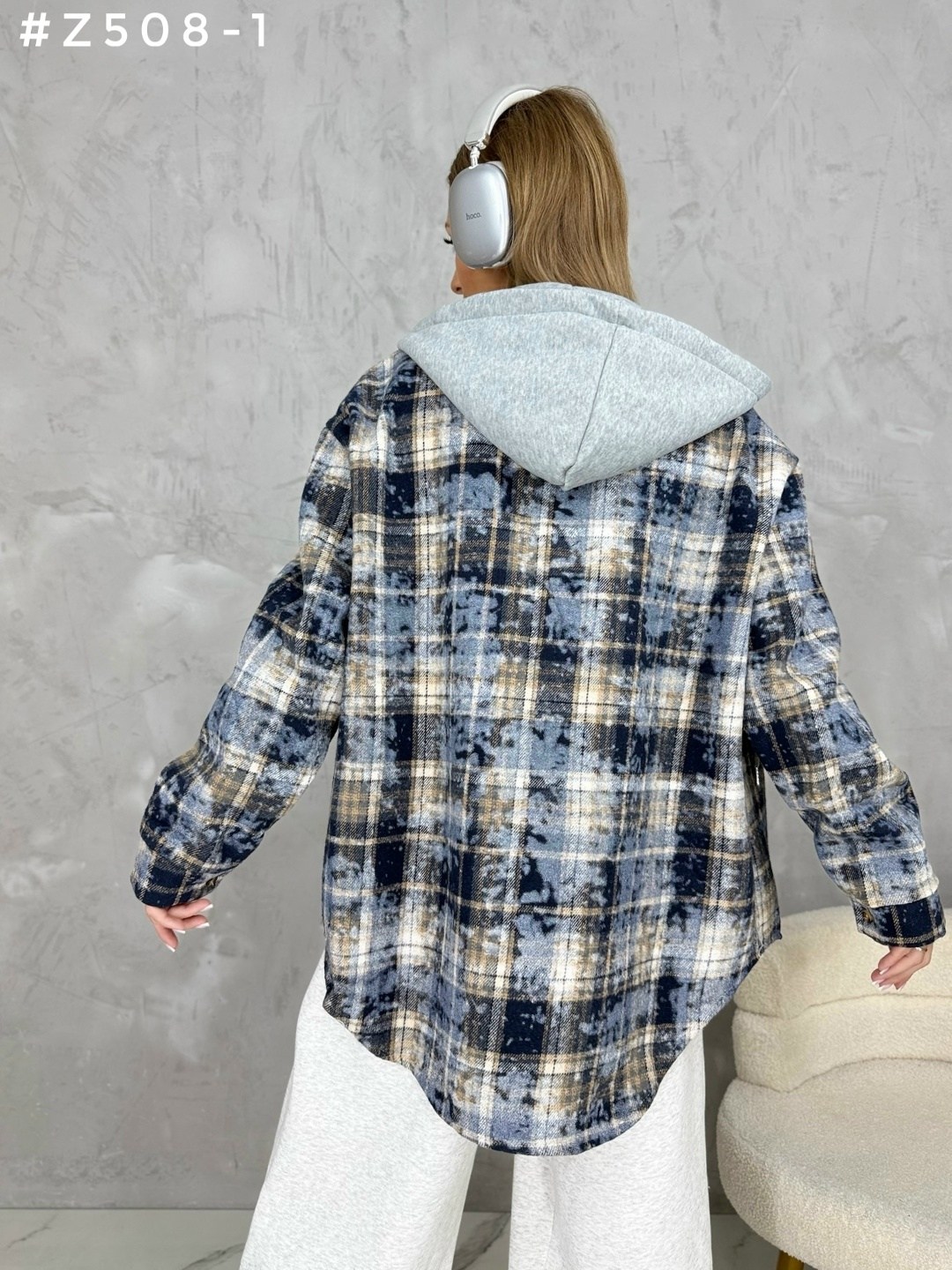 теплая рубашка оверсайз в клетку с капюшоном,рубашка женская теплая в клетку оверсайз,женская рубашка,рубашка оверсайз в клетку с капюшоном,рубашка женская в клетку с капюшоном