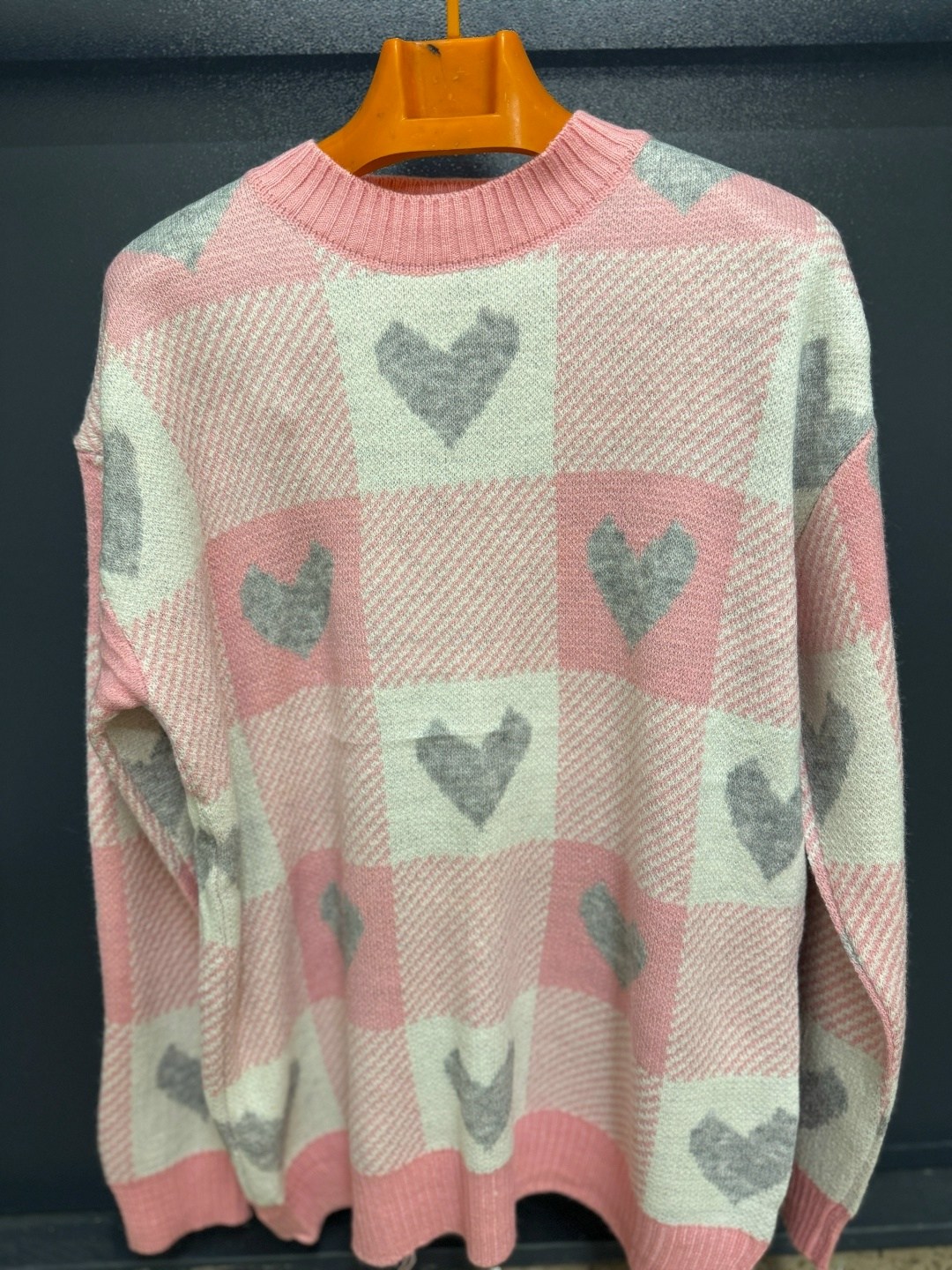 женский свитер,свитер модный,свитер,вязаные свитера,свитер с сердцем