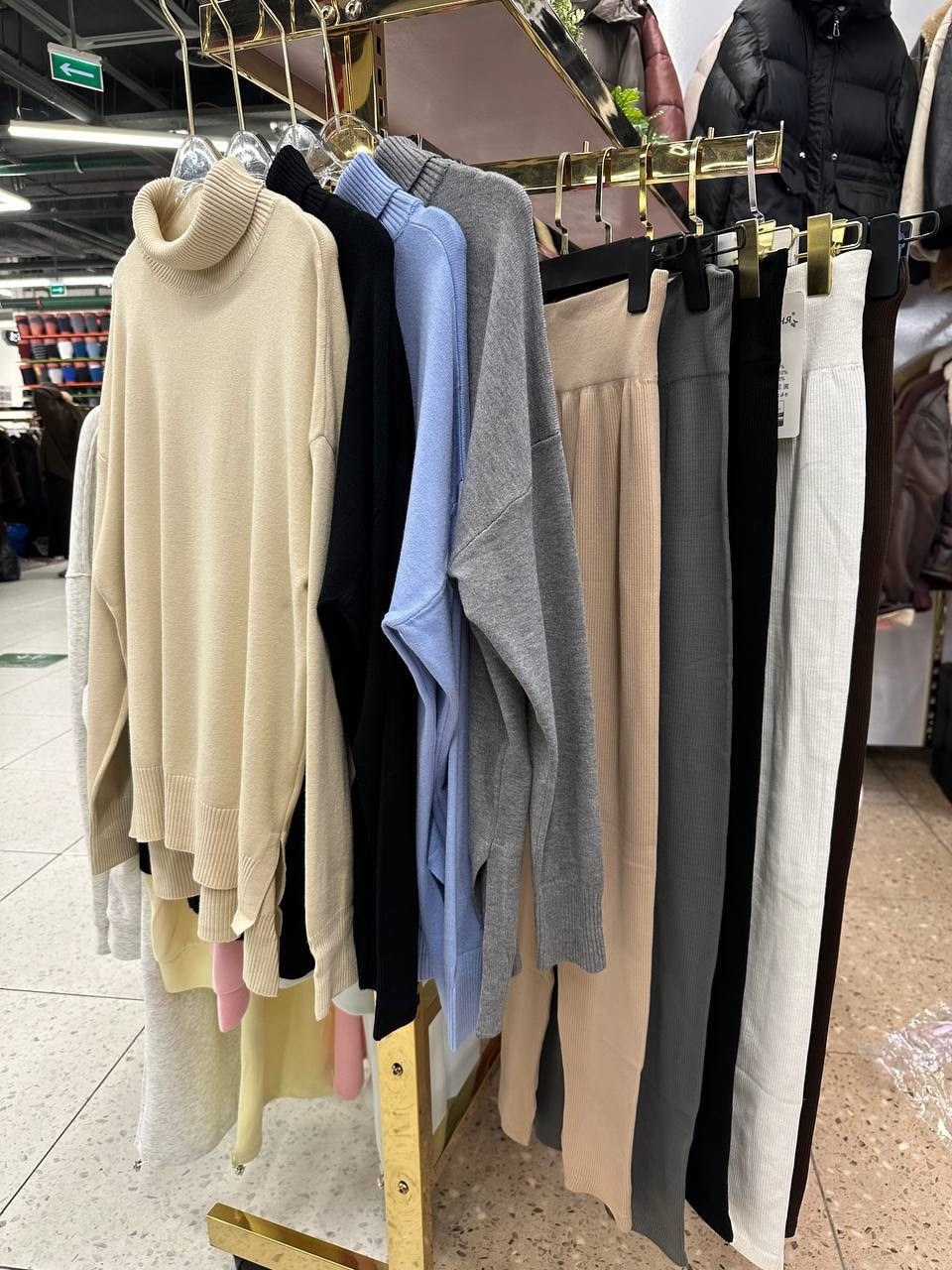 удлиненный свитер оверсайз,кофта оверсайз,стильные костюмы,свитер оверсайз длинный,свитер оверсайз теплый женский