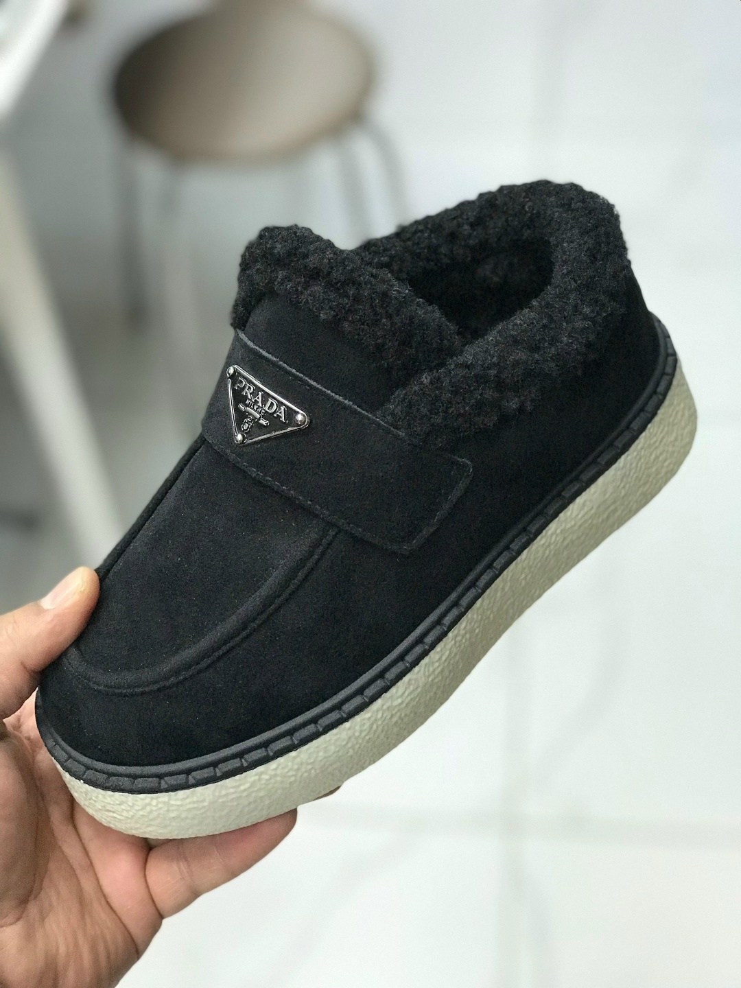 ,женская , женская зимняя,прада ,зимние лоферы