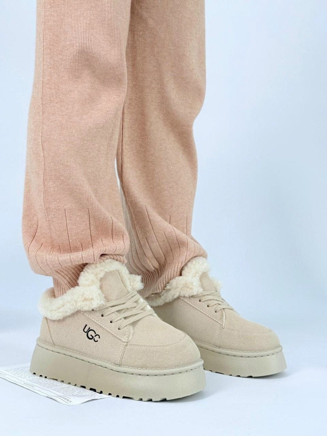 ,женская зимняя ,обуви,кроссовки замшевые,угги женские зимние