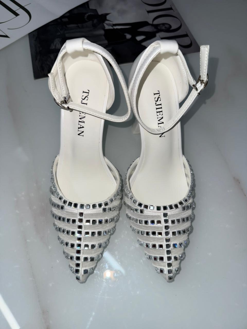босоножки серебристые на каблуке со стразами,,женские босоножки,туфли лодочки женские,женские босоножки на высоком каблуке с острым