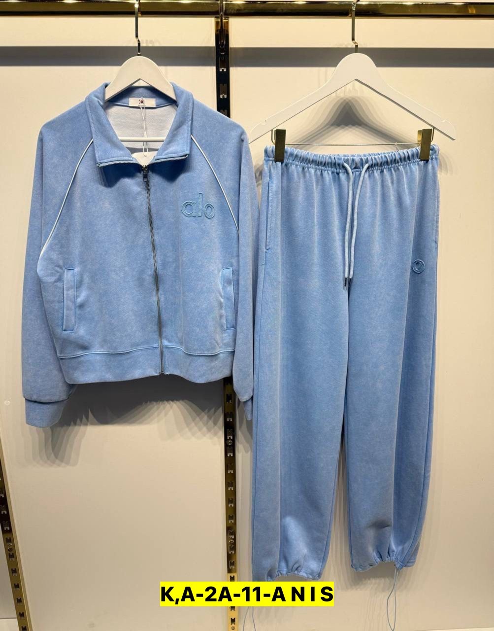 костюмы спортивные женские,,спортивные костюм,женские костюмы,велюровые костюмы