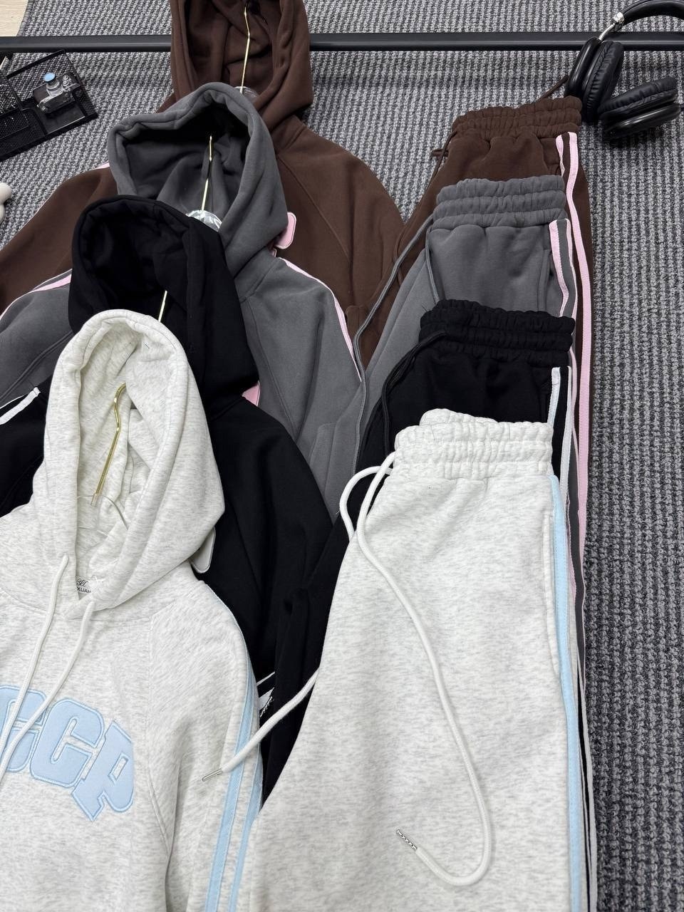 спортивный костюм женский adidas,спортивные женские костюмы,спортивные костюм,штаны широкие,спортивный костюм oversize