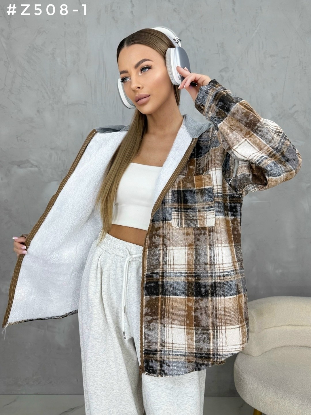 теплая рубашка оверсайз в клетку с капюшоном,рубашка женская теплая в клетку оверсайз,женская рубашка,рубашка оверсайз в клетку с капюшоном,рубашка женская в клетку с капюшоном