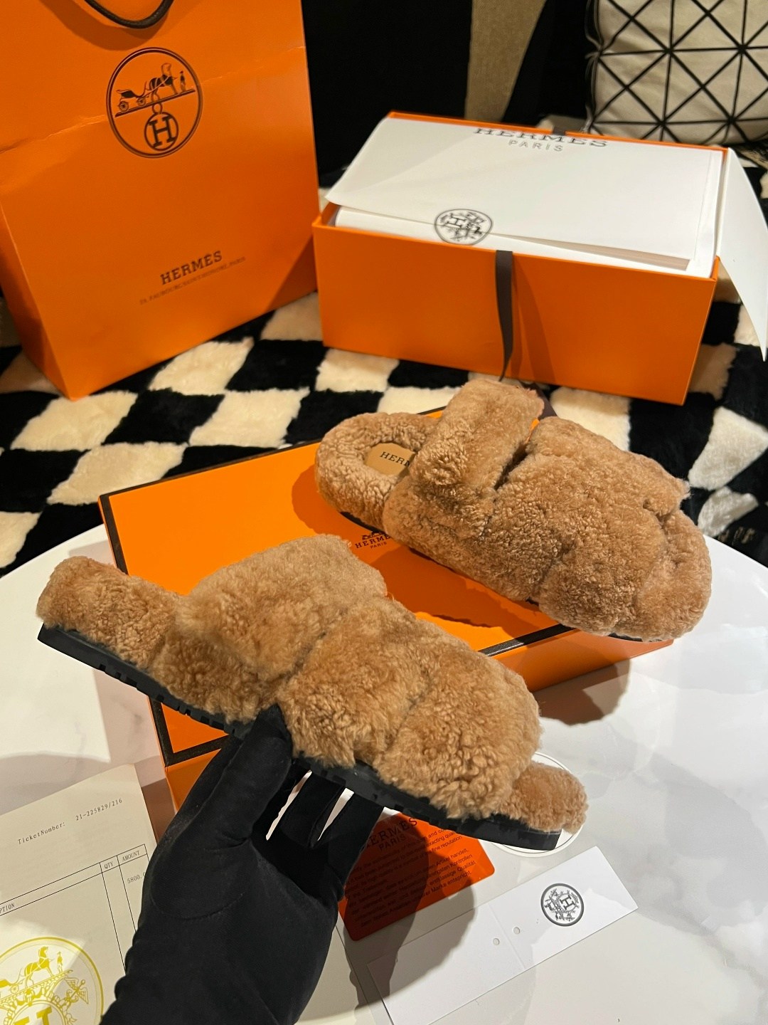 тапочки hermes,тапки hermes,тапочки hermes женские,тапочки хермес женские,шлепки меховые hermes