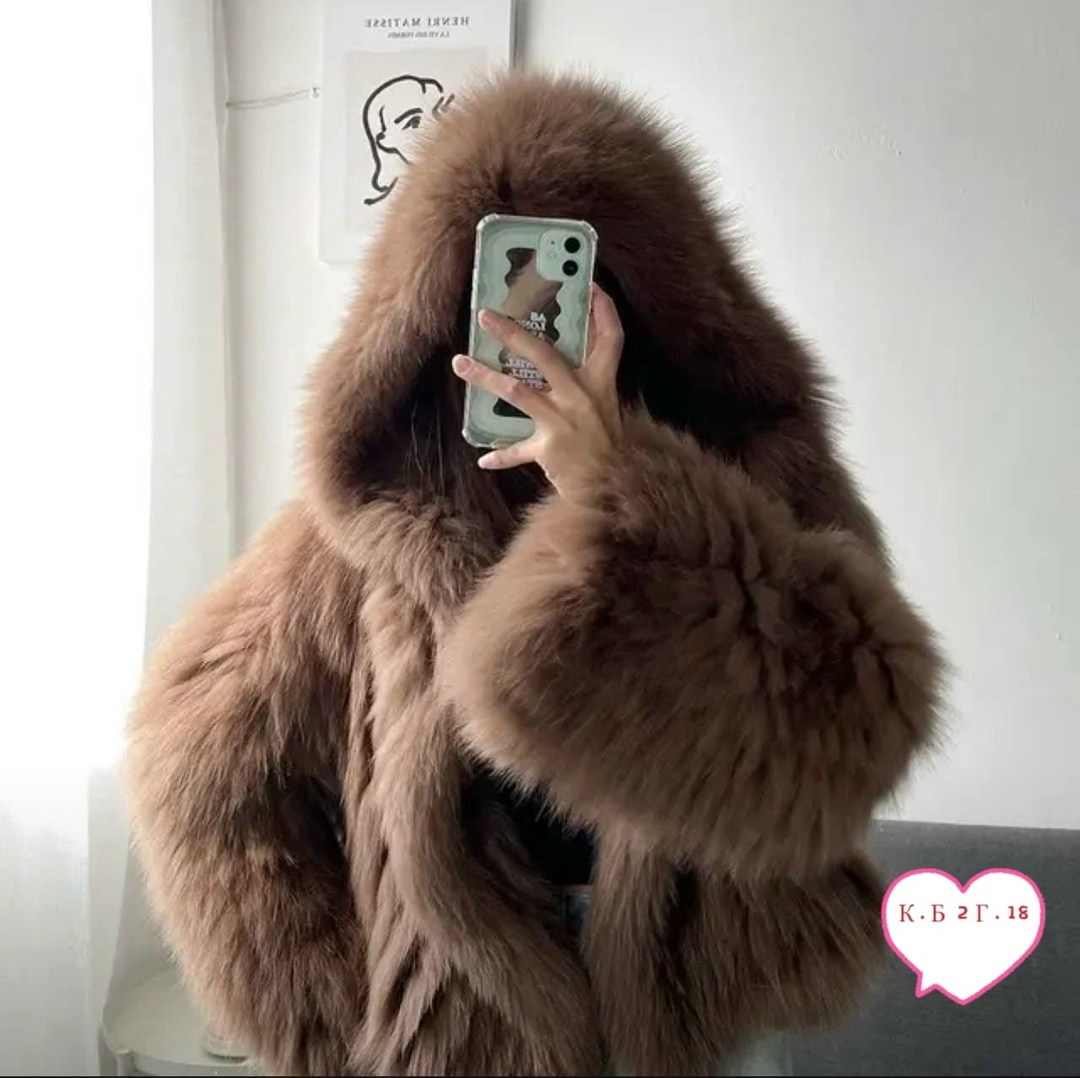 зимний стиль одежды,женская зимняя куртка,зимняя мода,меховая куртка,куртка с белым мехом