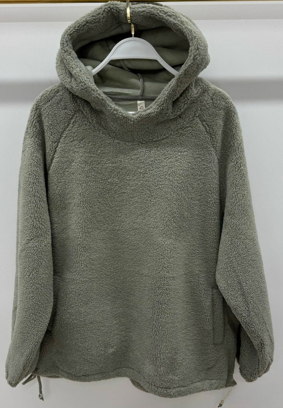 плюшевое худи,модная толстовка,свитшот с капюшоном,свитшот женская,толстовка женская с капюшоном