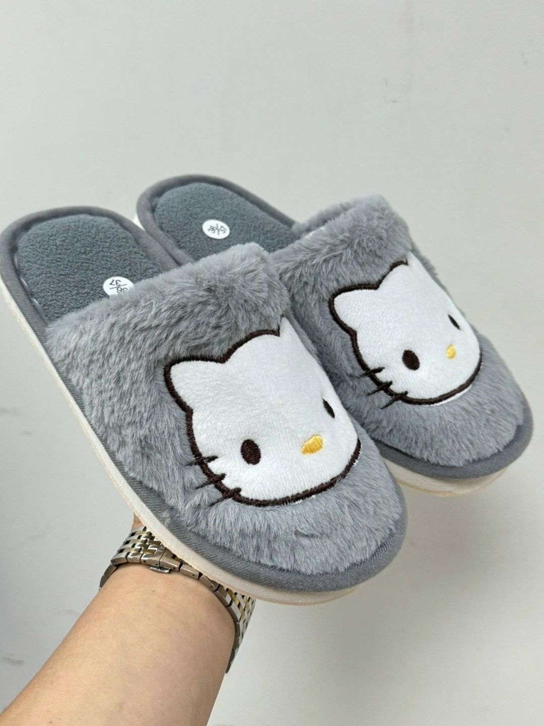 тапочки хелло китти,тапки хелло китти,тапочки домашние женские,домашние тапочки,тапочки для девочек