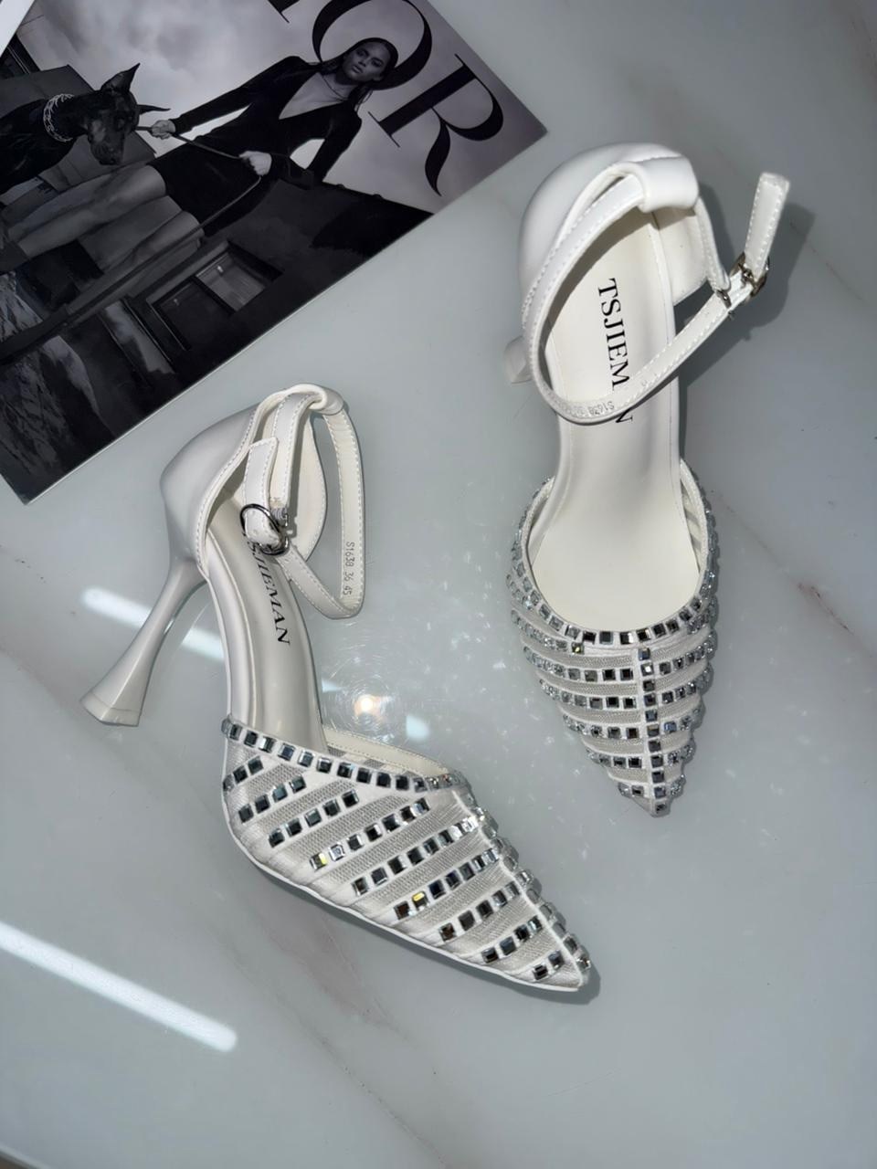 босоножки серебристые на каблуке со стразами,,женские босоножки,туфли лодочки женские,женские босоножки на высоком каблуке с острым