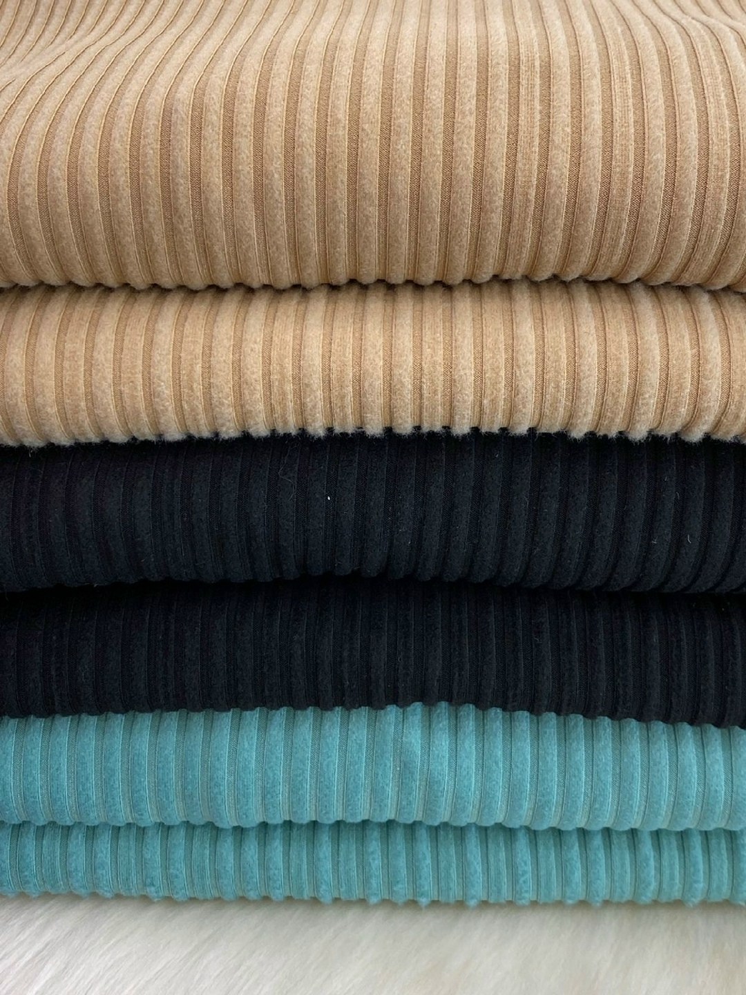 вельветовая ткань,вельвет ткань,ткани в рубчик,трикотажная ткань,материал вельвет