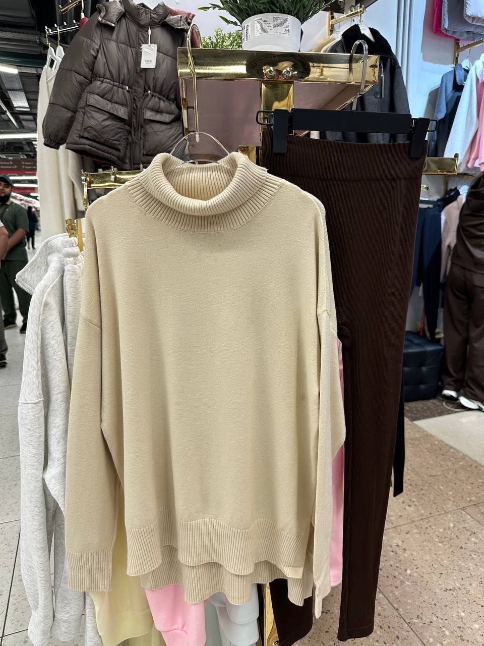 удлиненный свитер оверсайз,кофта оверсайз,стильные костюмы,свитер оверсайз длинный,свитер оверсайз теплый женский