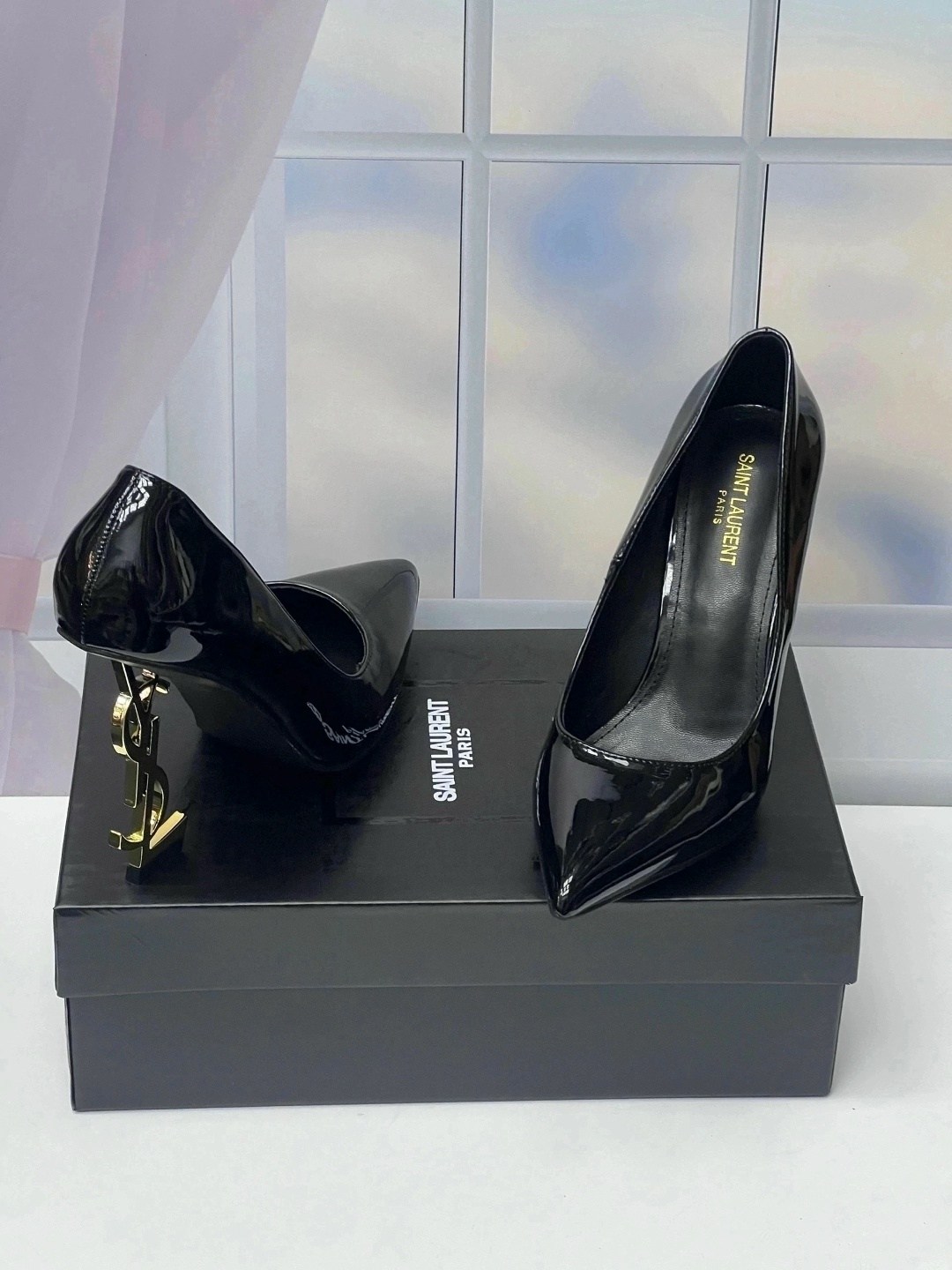 туфли ив сен лоран,туфли ив сен лоран с каблуком логотипом,,туфли saint laurent,туфли yves saint laurent