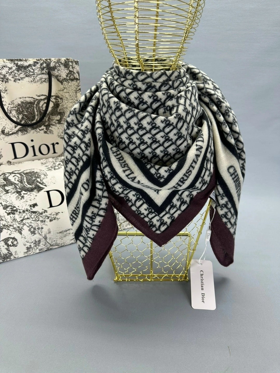 платки диор,брендовый платок,шарф диор,платок диор шелковый,платок кристиан диор