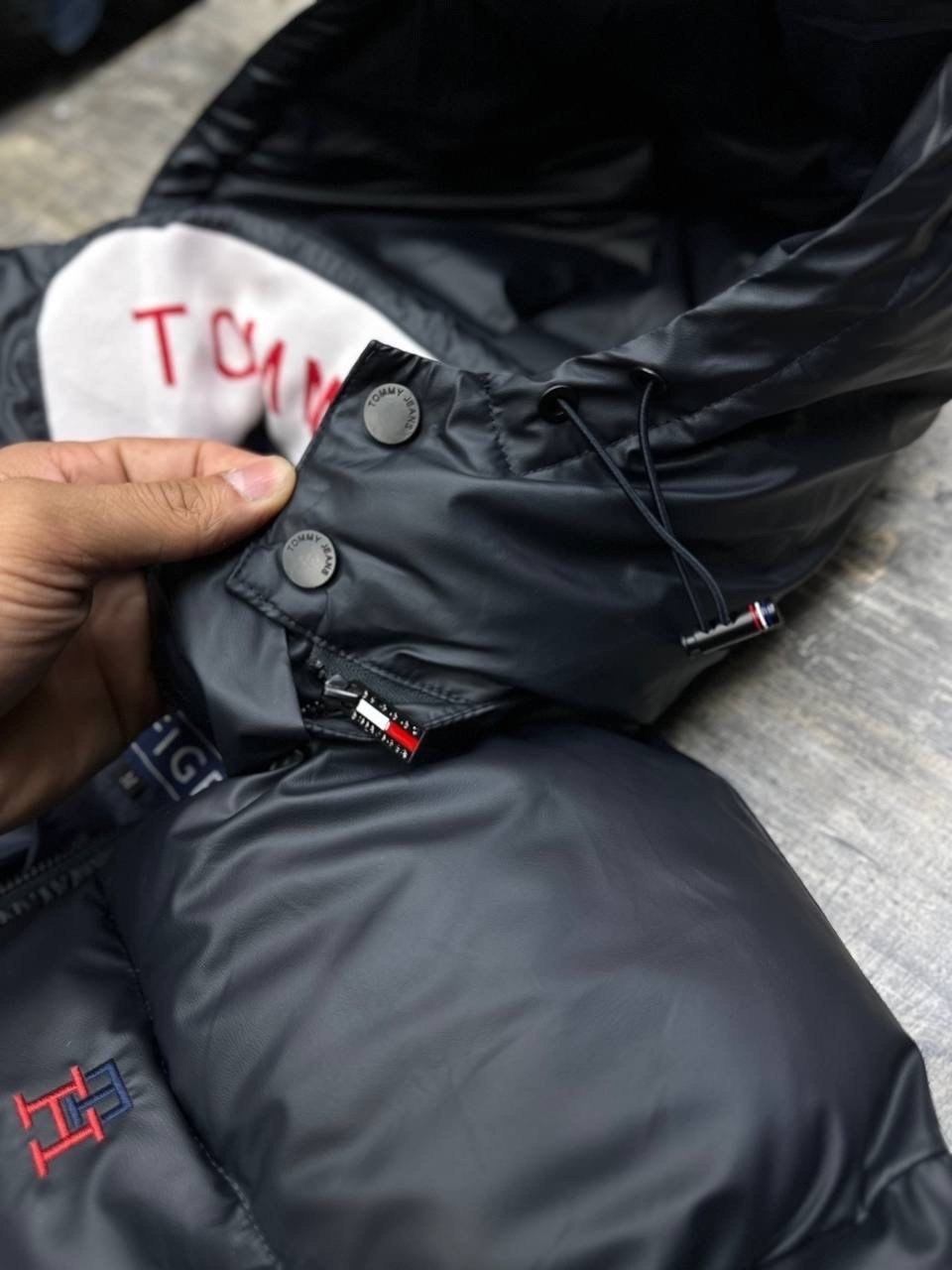 пуховик томми хилфигер мужской essential,мужские пуховики tommy hilfiger,зимняя куртка томми хилфигер,куртка tommy hilfiger мужская зимняя,зимняя куртка tommy hilfiger