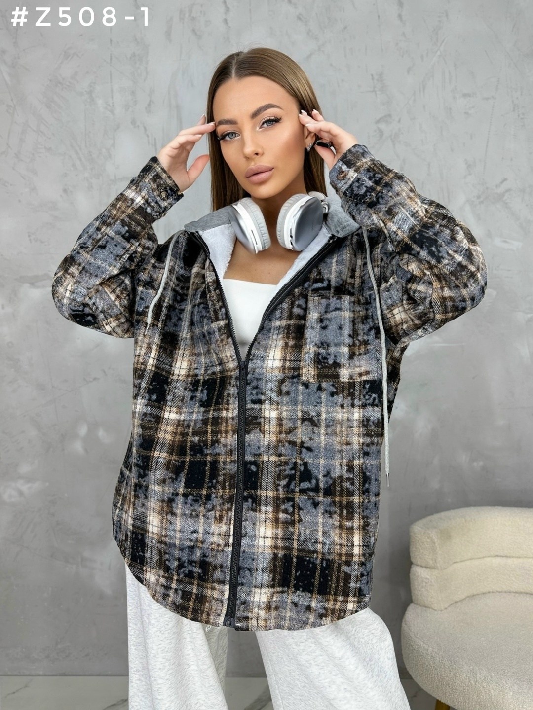 теплая рубашка оверсайз в клетку с капюшоном,рубашка женская теплая в клетку оверсайз,женская рубашка,рубашка оверсайз в клетку с капюшоном,рубашка женская в клетку с капюшоном