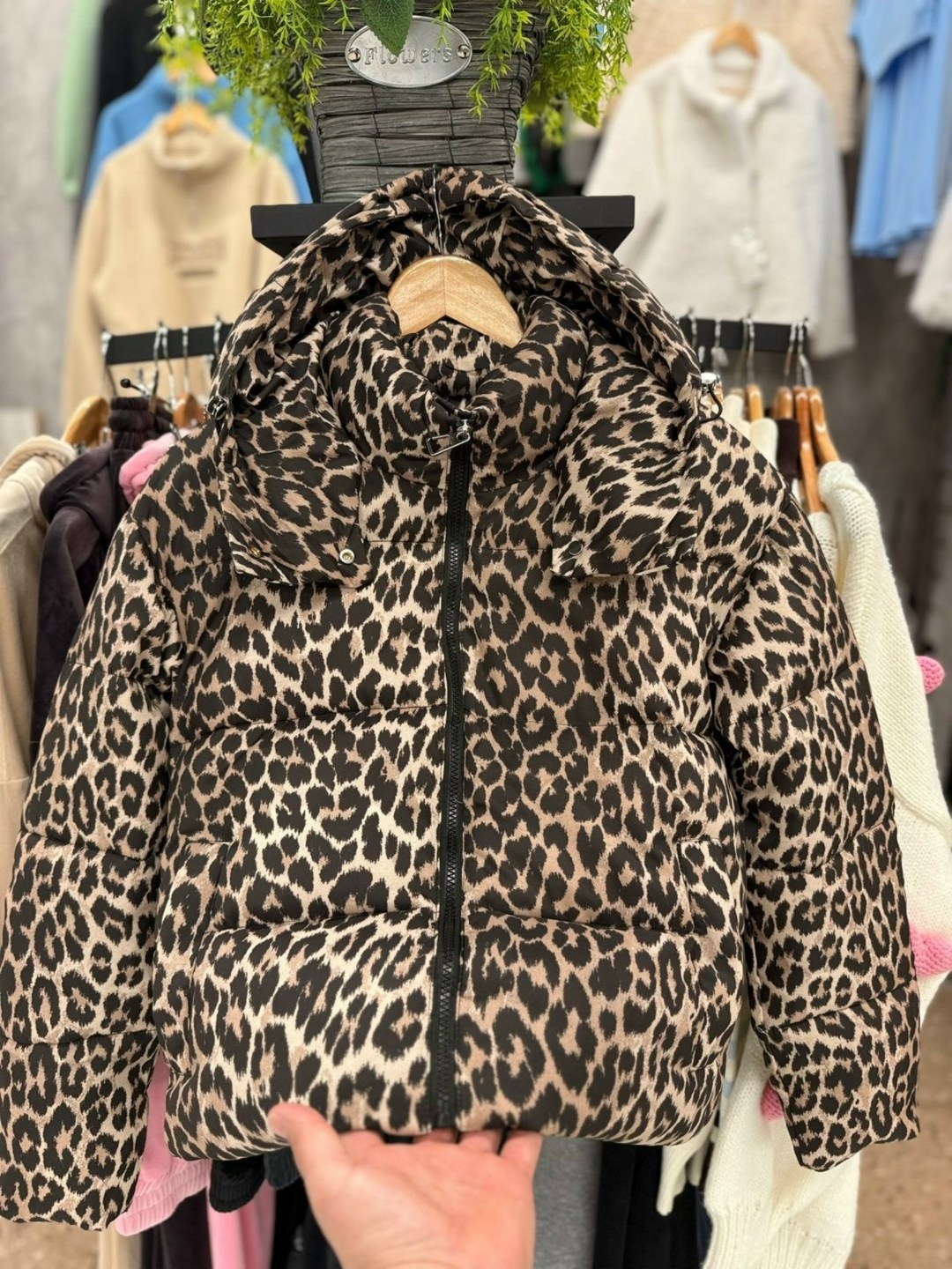 gulliver леопардовая куртка,леопардовая куртка монклер,леопардовая куртка,зимняя куртка gulliver леопардовая,куртка детская