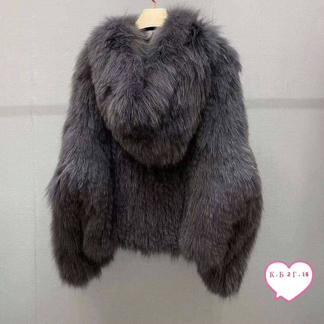 зимний стиль одежды,женская зимняя куртка,зимняя мода,меховая куртка,куртка с белым мехом