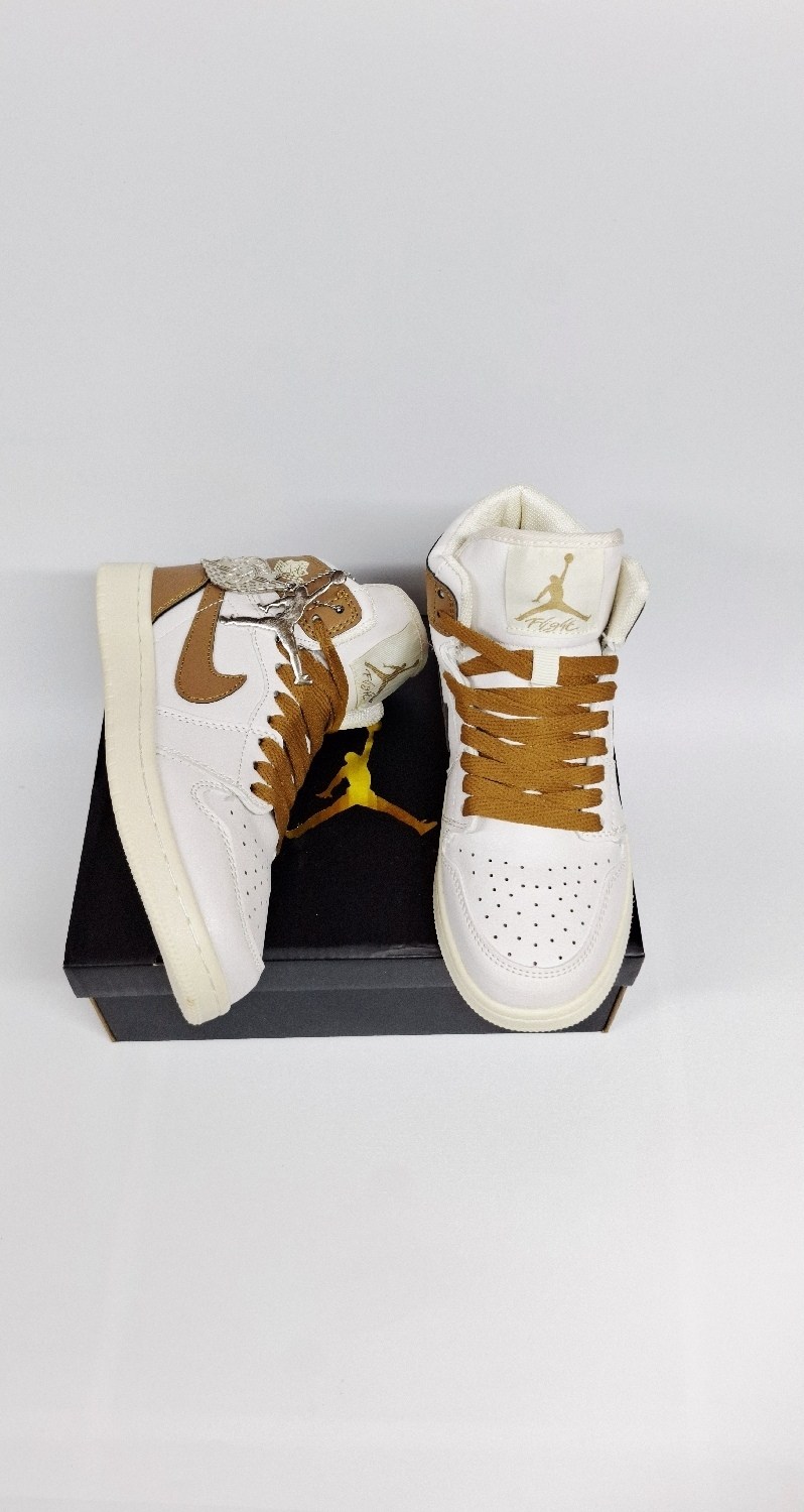 nike air jordan 1 mid,nike air jordan 1 mid se,nike air jordan 1 metallic gold,nike air jordan 1,air jordan 1 mid