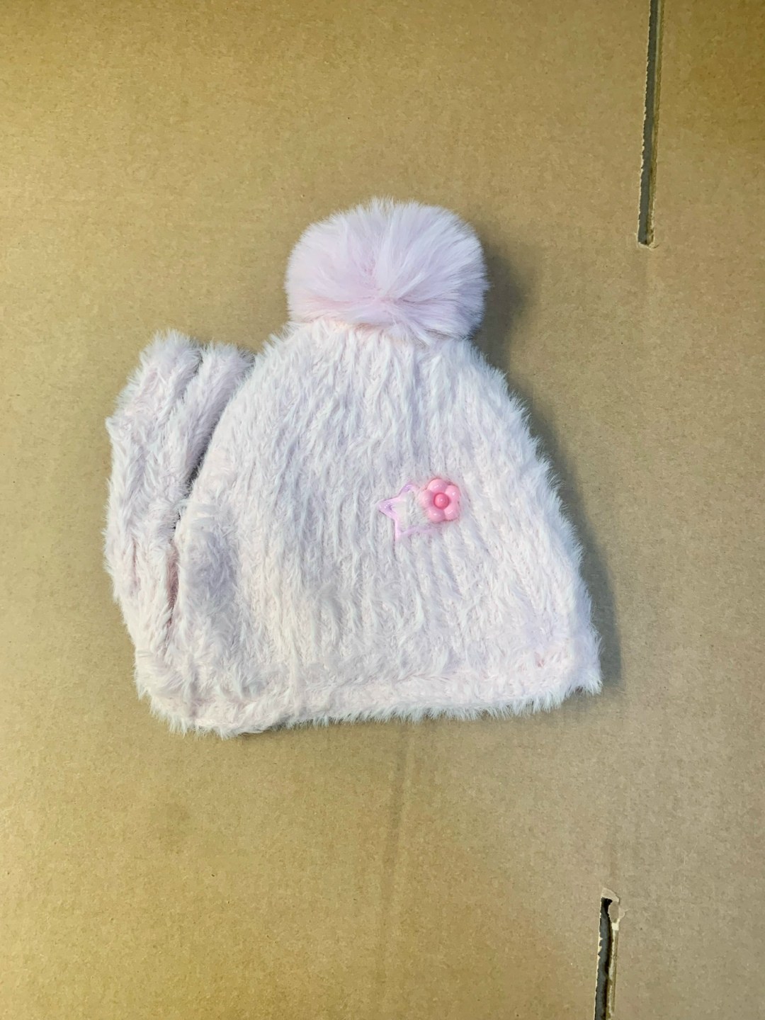 шапка детская,шапка для детей,детская вязаная шапка,вязаная шапка,шапка с завязками для девочки