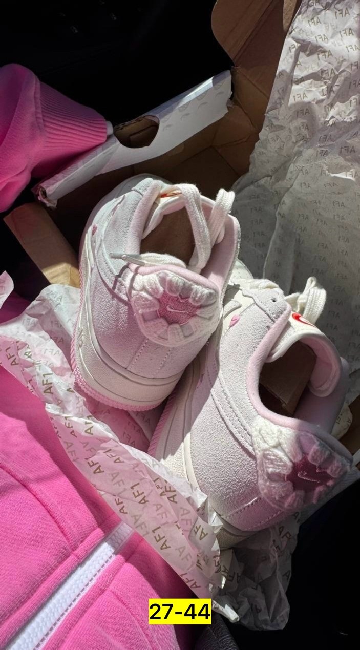 женские кроссовки nike air force 1 low valentine,nike air force 1 low,кросcовки nike air force 1,nike air force 1 07,nike air force 1