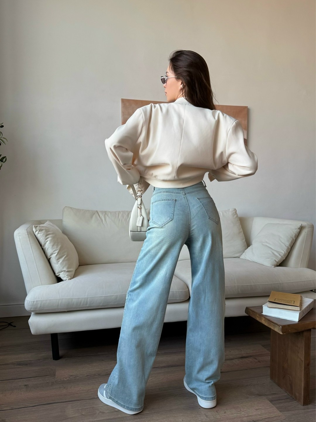 женские широкие джинсы,широкие джинсы со стразами,джинсы женские,широкие джинсы,джинсы брюки