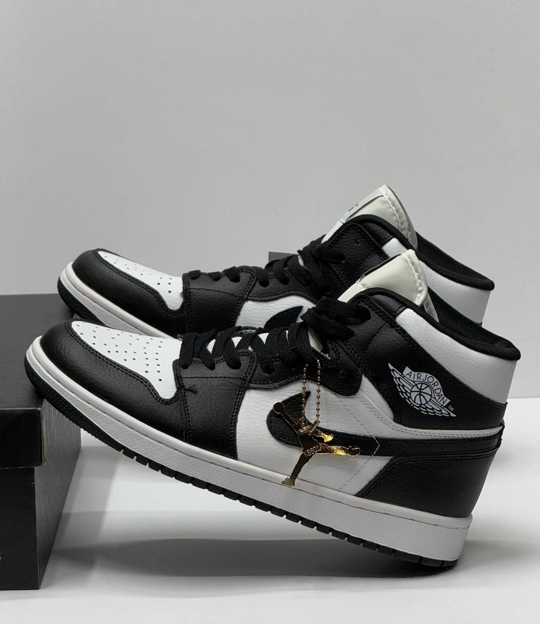 кроссовки nike air jordan 1,nike air jordan 1 mid,кроссовки nike air jordan 1 retro,кроссовки nike air jordan 1 retro high og,кроссовки женские nike air jordan 1