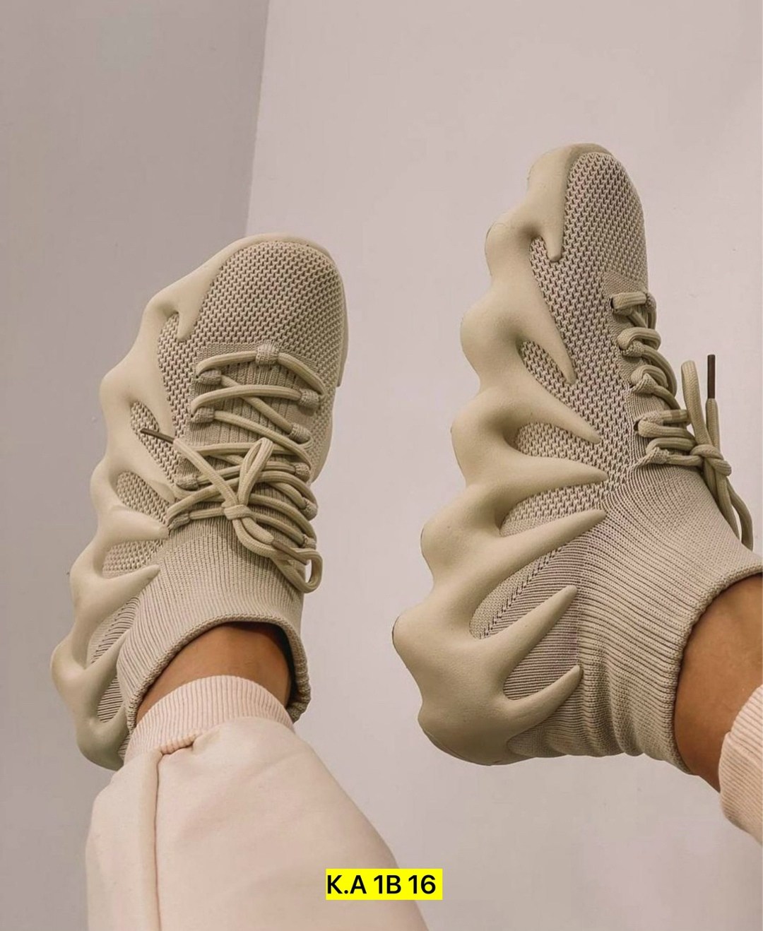 кроссовки женскиe,кроссовки, спортивная,кроссовки adidas yeezy 450,изи 450 кроссовки