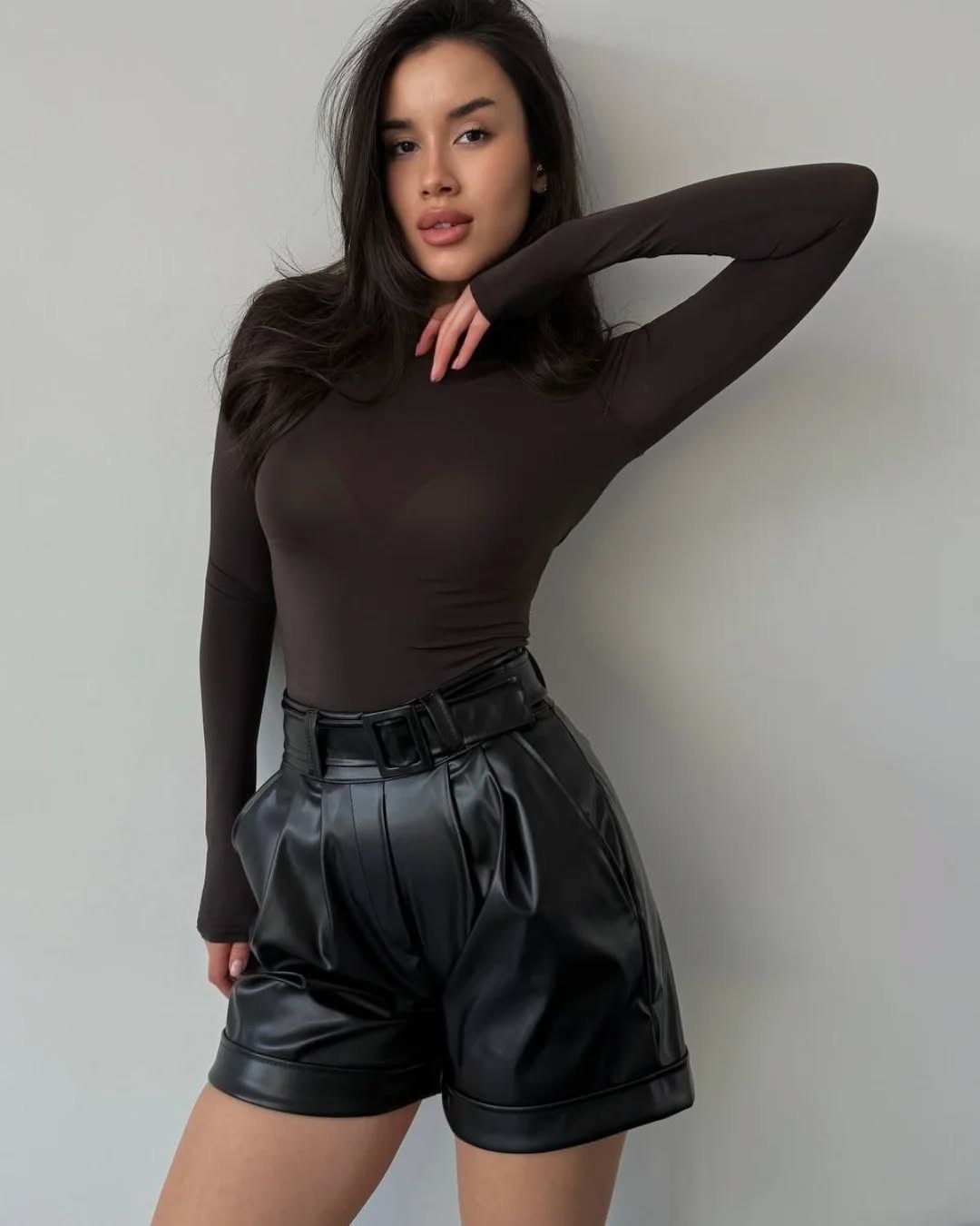 кожаные шорты женские,женские шорты,женские шорты из экокожи,женская кофта,кожаные шорты