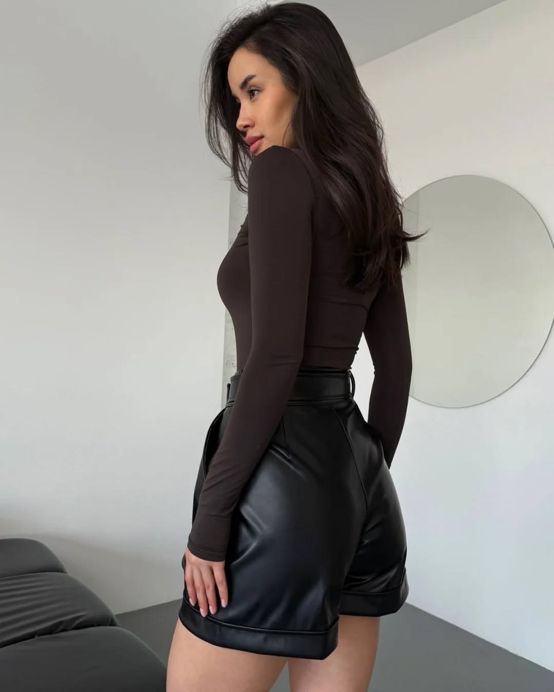 кожаные шорты женские,женские шорты,женские шорты из экокожи,женская кофта,кожаные шорты