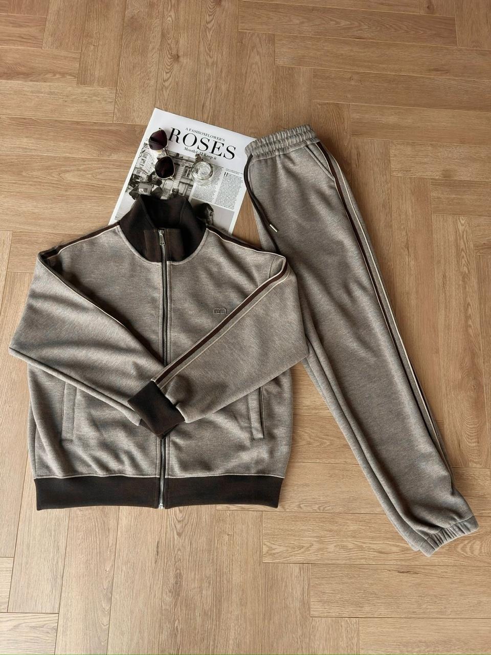 костюмы комплекты,стильные костюмы,спортивные костюмы,костюмы женские спортивные,женские костюмы