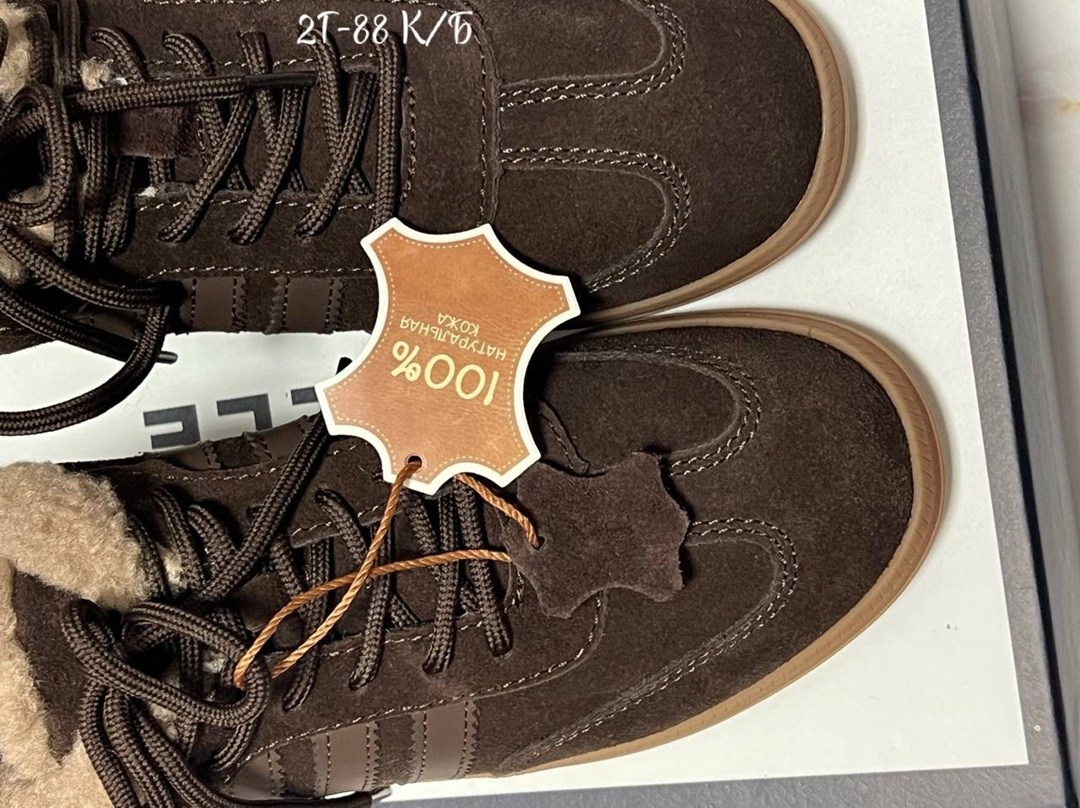 ,спортивная ,кроссовки теплые,обуви,брендовые кроссовки