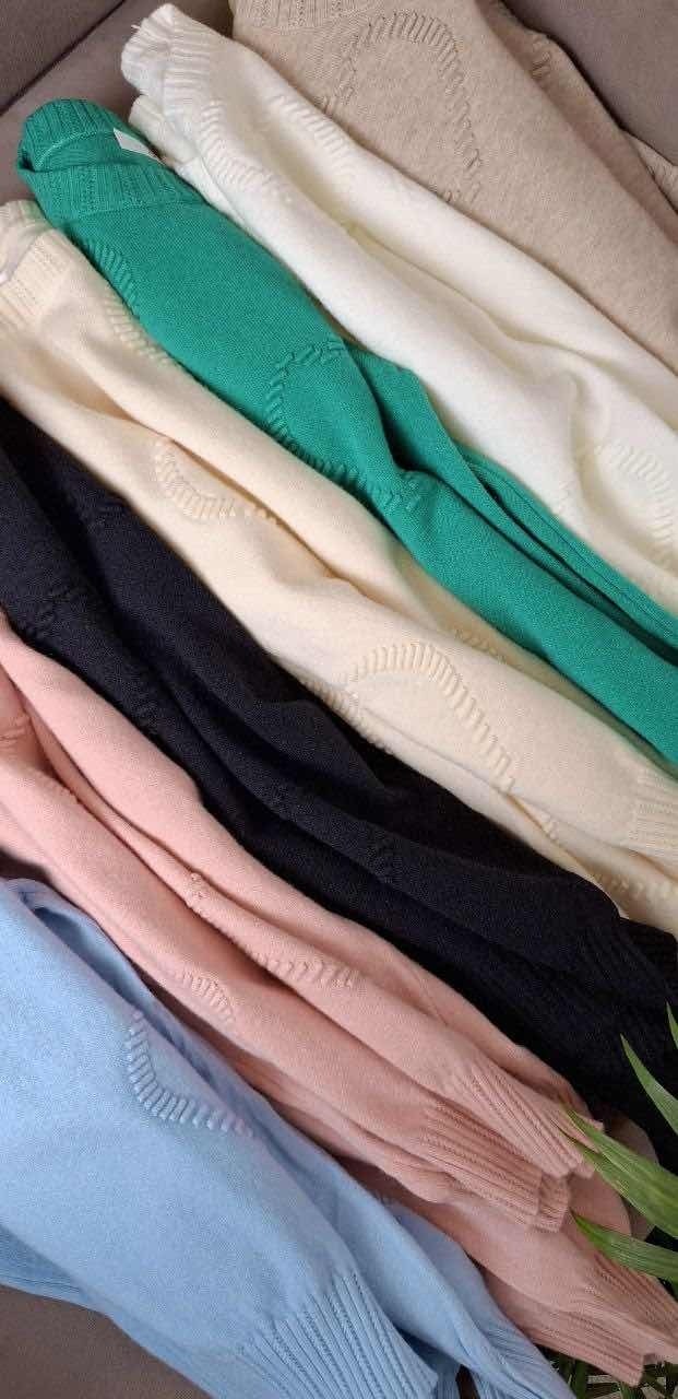 модные свитера,свитер вязаный с сердечками,свитер,джемпер с сердечками,вязаные свитера