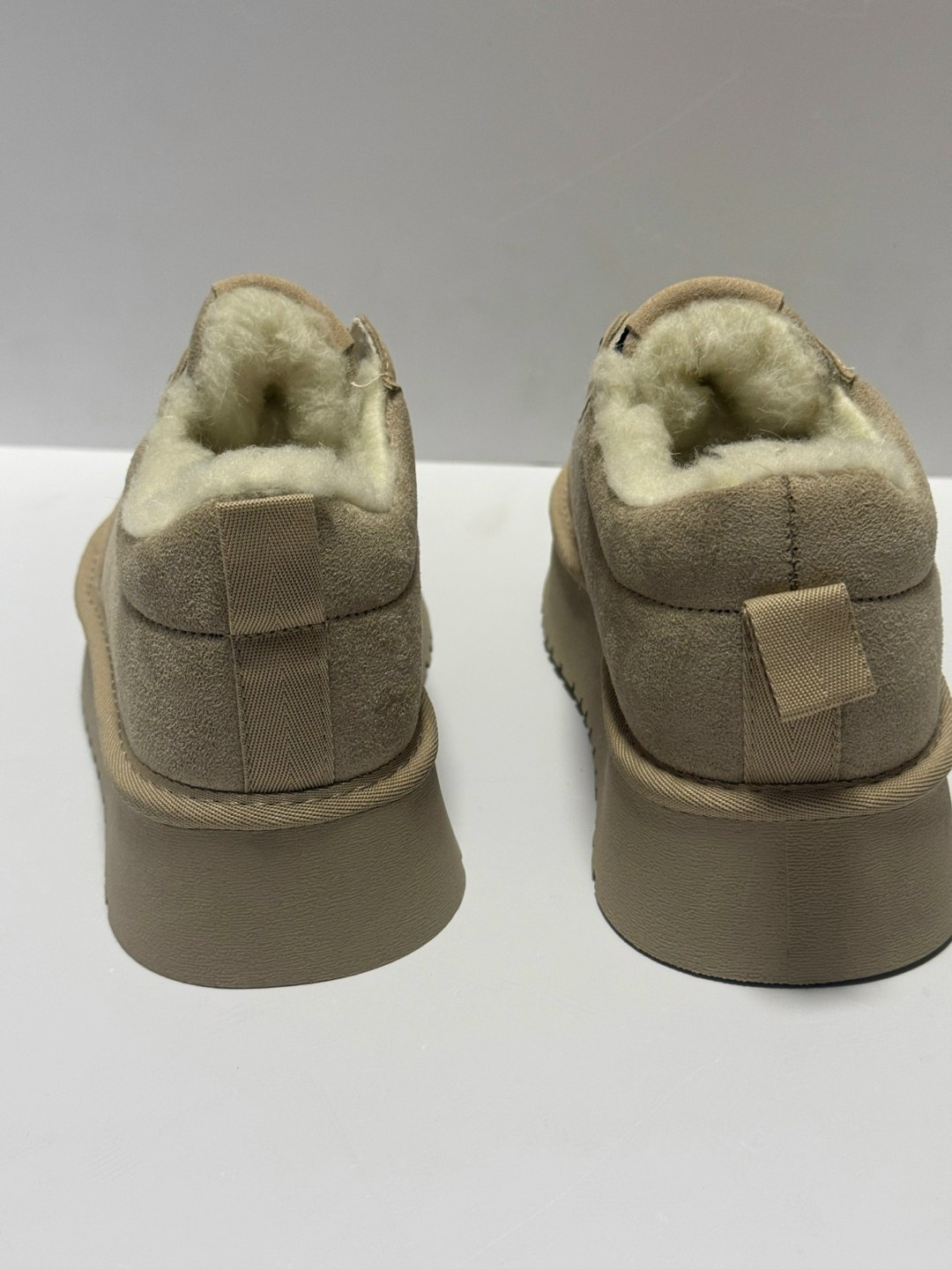 , женская,кроссовки теплые, зимняя,замшевые кеды