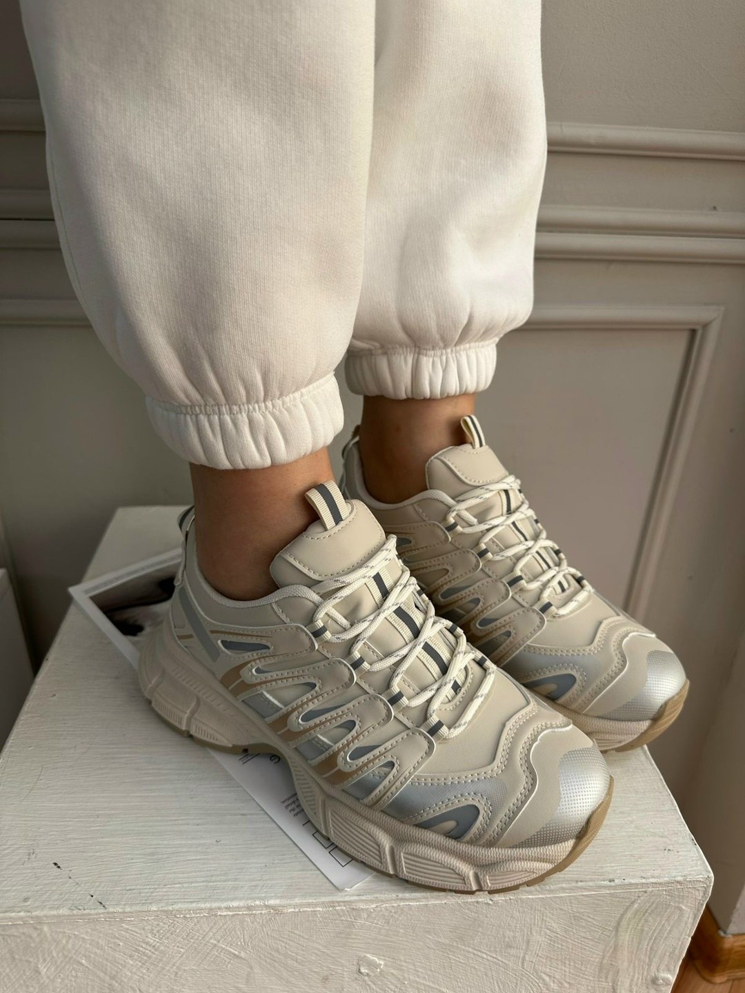 кроссовки,кроссовки женскиe,кроссовки бежевые,повседневные кроссовки,кроссовки премиум