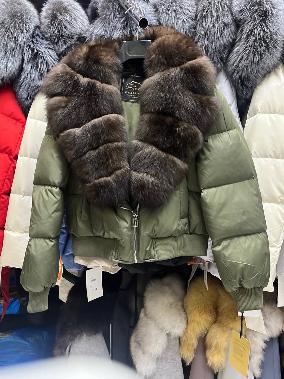 пуховики с натуральным мехом,пуховики с мехом,женские пуховики,куртка пуховик с натуральным мехом,пуховик короткий