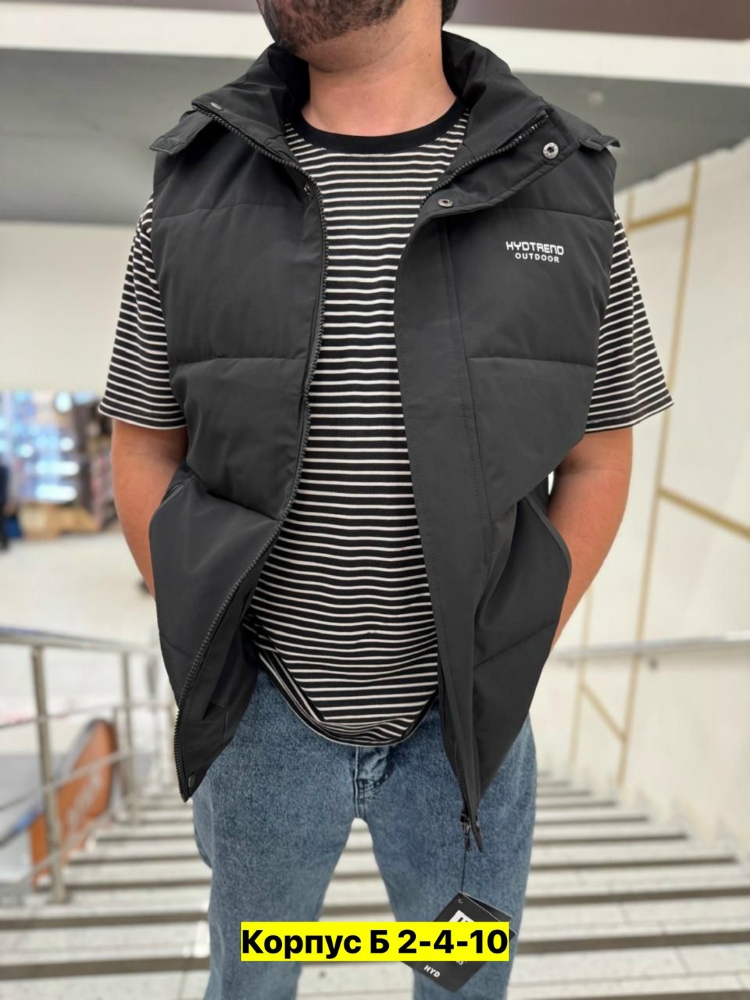 мужская жилетка,жилет мужской,жилет мужской утепленный,жилет,жилет мужской с капюшоном