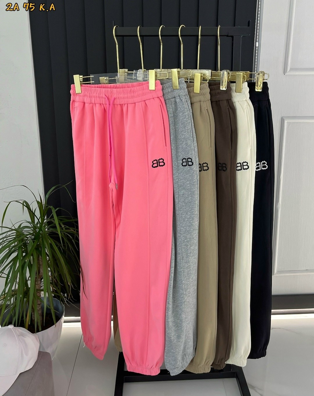 штаны спортивные женские,штаны женские,штаны спортивные,брюки модные,чëрные штаны