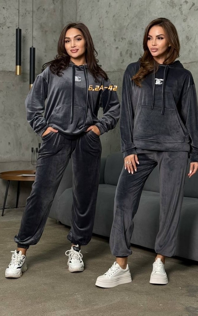 велюровый костюм,костюм велюровый спортивный,велюровый спортивный костюм женски,костюм велюровый amore,спортивный костюм женский велюровый