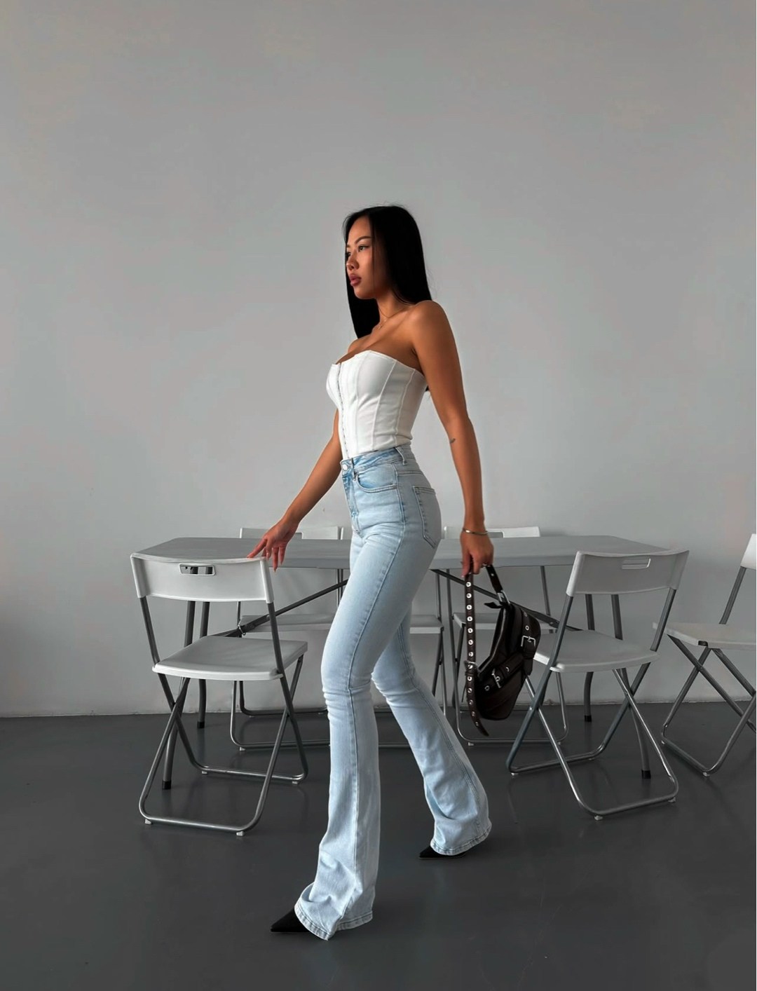 женские джинсы клеш,джинсы женские,джинсы стильные,джинсы белые,джинсы брюки