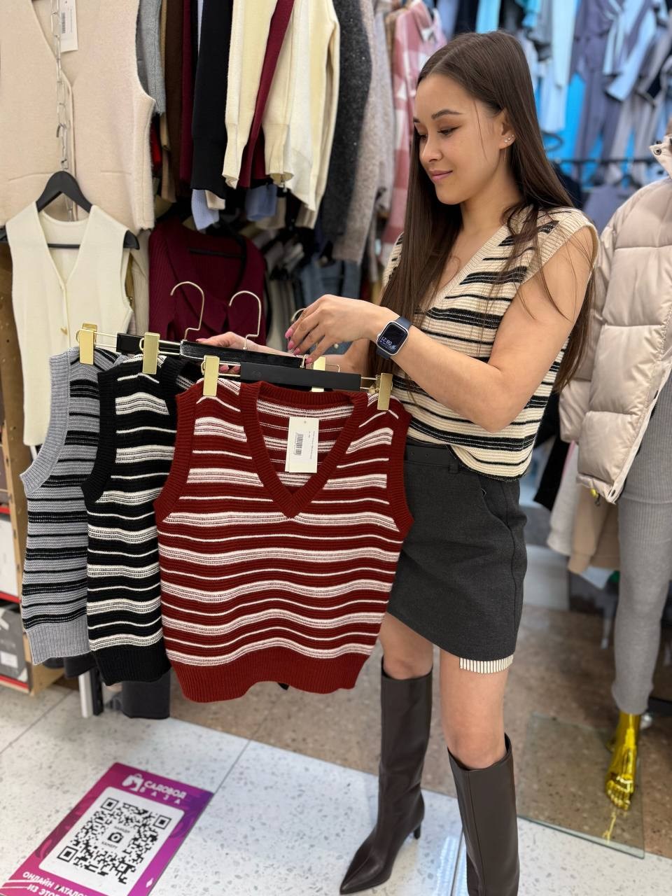 жилетка вязаная,жилет трикотажный,вязаные жилеты,женский трикотажный жилет в полоску,жилетка женская