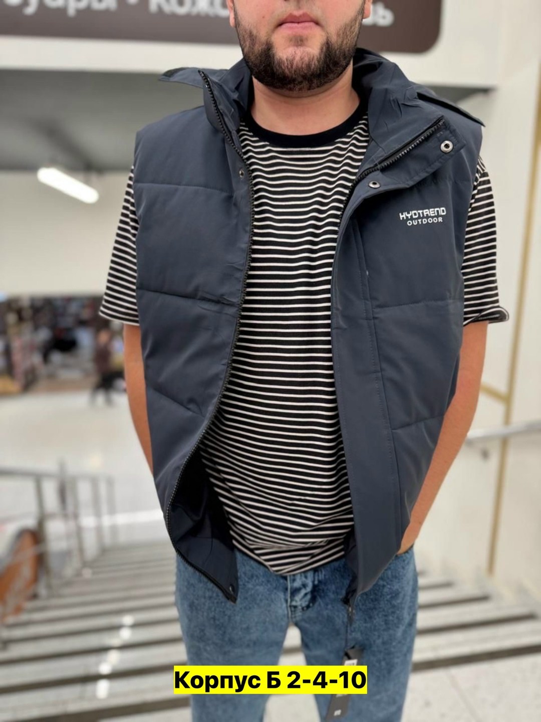 мужская жилетка,жилет мужской,жилет мужской утепленный,жилет,жилет мужской с капюшоном