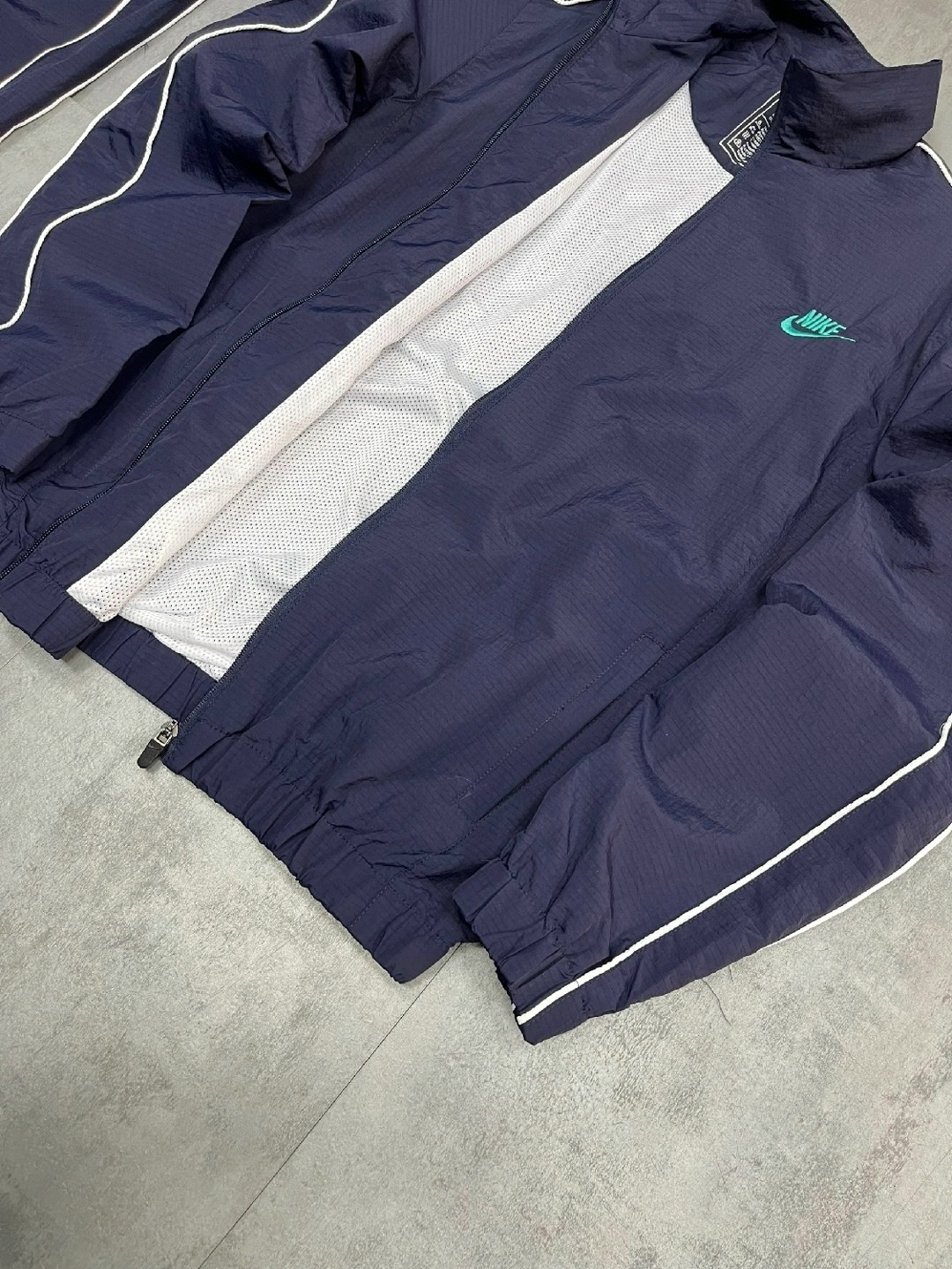 женская куртка nike sportswear jacket,ветровка nike,спортивные костюмы nike,nike куртка зимняя nike winter jacket 893798-451,куртка мужская nike