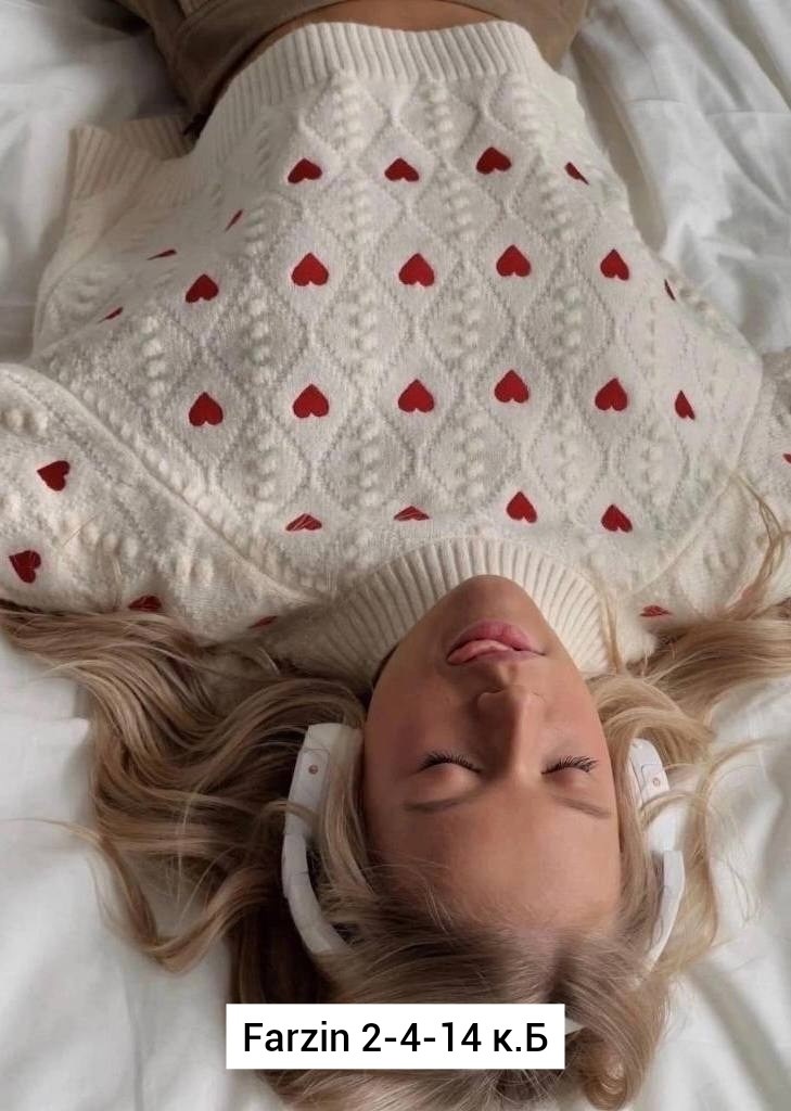 свитер с сердечками,свитер женский с сердечками,свитер,модные свитера,кофта женская свитер