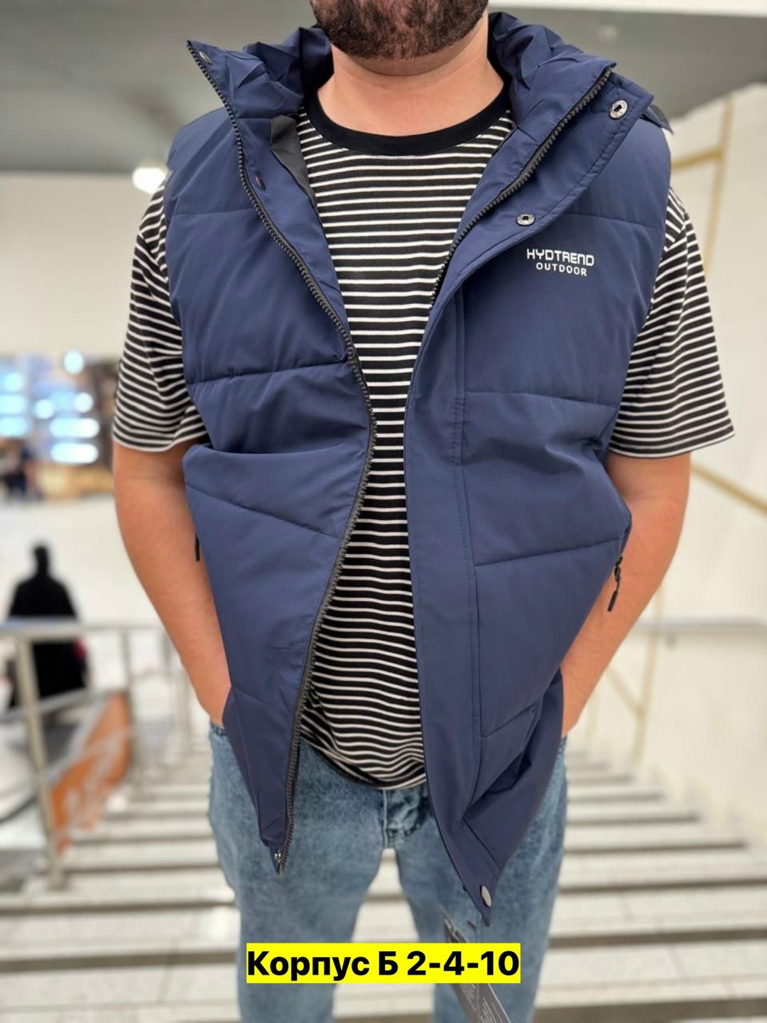 мужская жилетка,жилет мужской,жилет мужской утепленный,жилет,жилет мужской с капюшоном